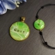 Hundemarke mit Armband in grün weiß gold